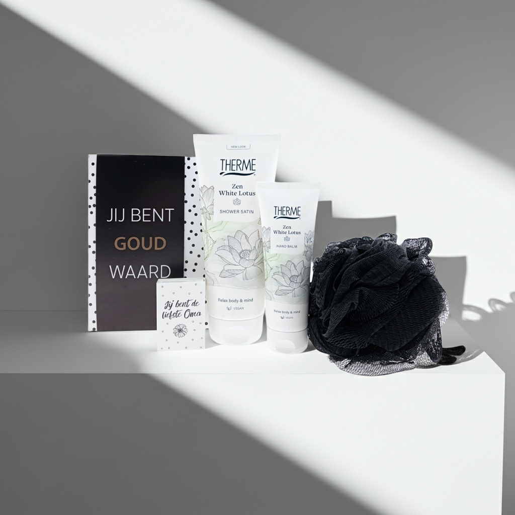 Therme Cadeauset Oma Zen White Lotus Douche - Handbalm - Chocoladewensen & Puff