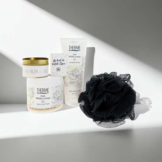 Therme Cadeauset Oma Zen White Lotus Douche met Kaars & Zwarte puff