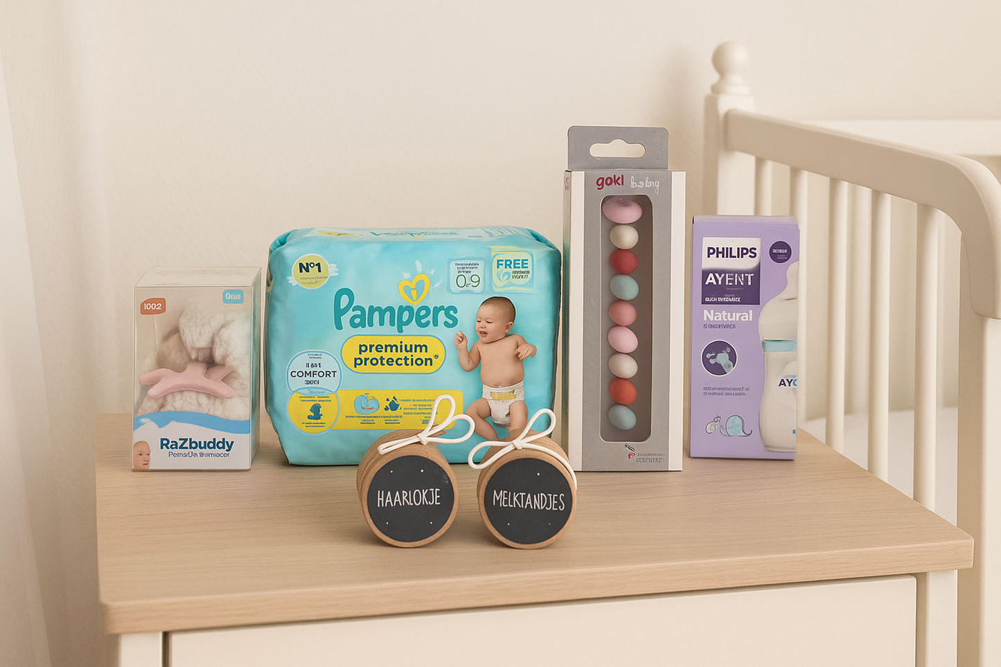 Avent Kraamcadeauset met Pampers Luiers - Drinkfles - Fopspeen - Ketting roze - Bewaardoosjes