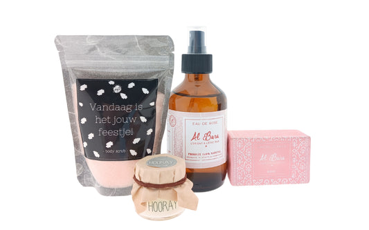 Al Bara Cadeauset Gefeliciteerd met Rozenwater - Zeep - Kaars & Body scrub