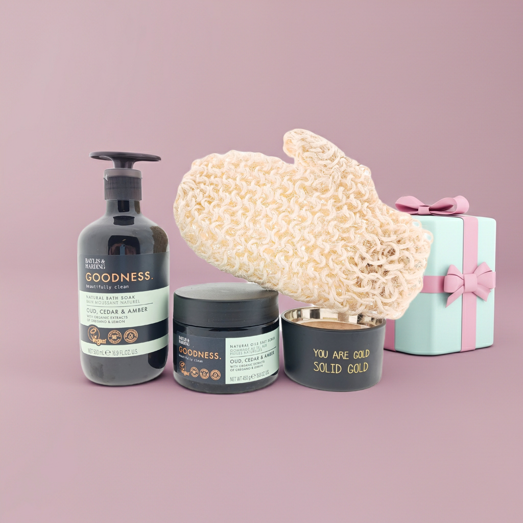 Baylis & Harding Cadeauset Bath&Body met Kaars & Scrub Handschoen